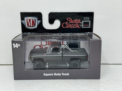 M2 Machines Square Body Truck 1976 GMC Sierra Grande 15 4x4 1:64 Diecast
