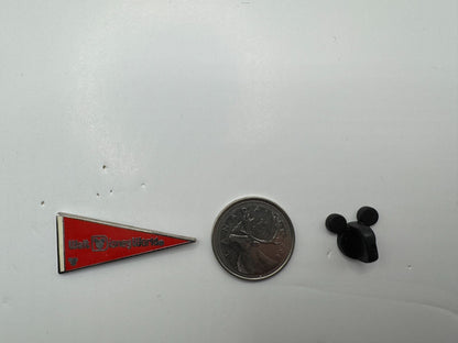 WDW Walt Disney Red World Pennant Hidden Mickey Trading Pin DC2S11