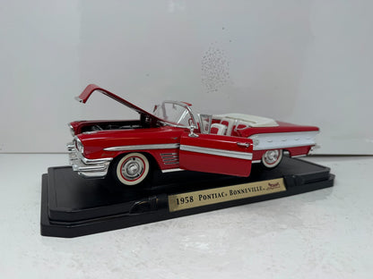 Road Signature 1958 Pontiac Bonneville Convertible 1:18 Diecast