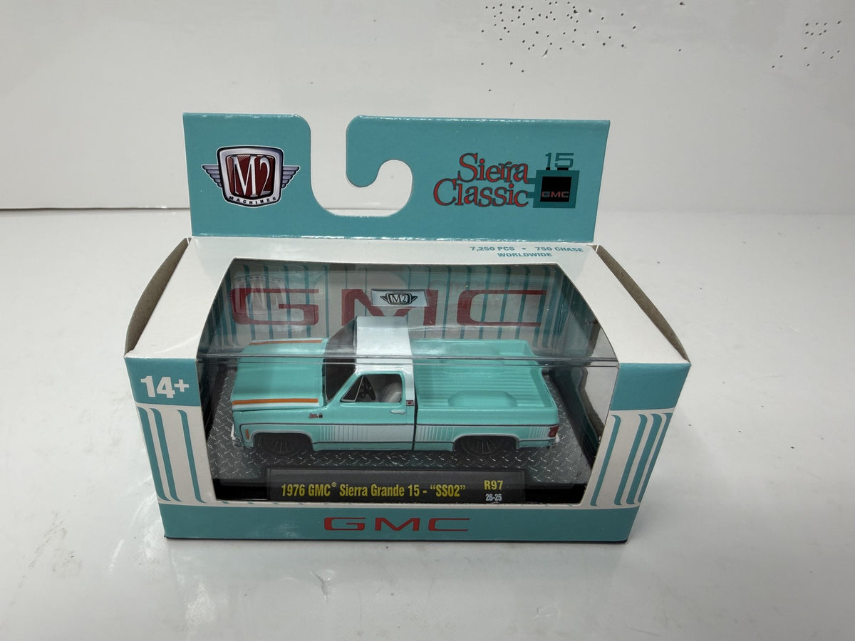 M2 Machines GMC 1976 GMC Sierra Grande 15 1:64 Diecast