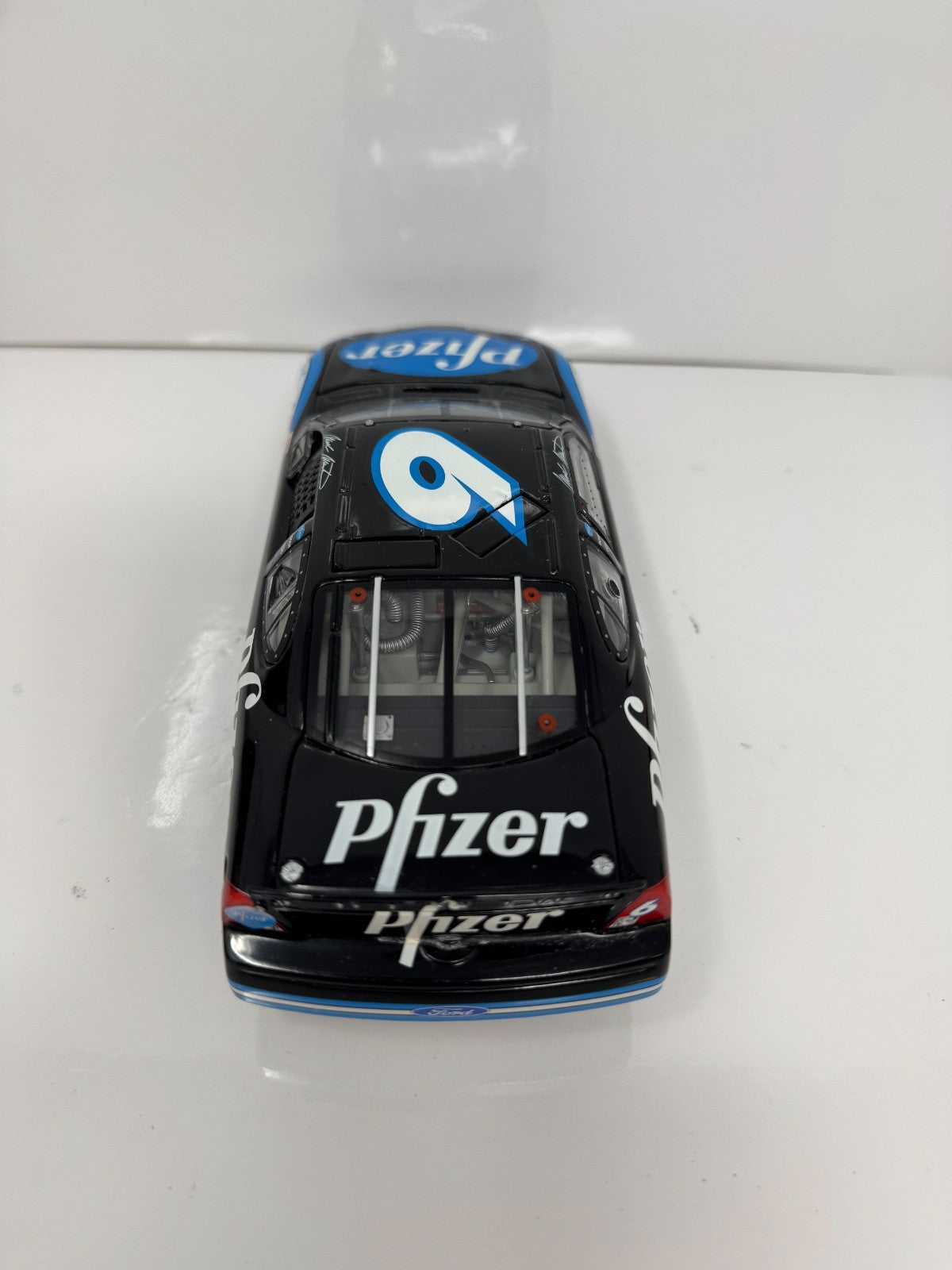 Team Caliber NASCAR Mark Martin #6 Pfizer 2003 Ford Taurus 1:24 Diecast