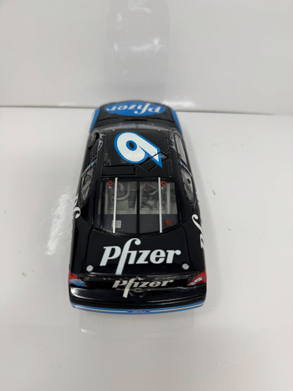 Team Caliber NASCAR Mark Martin #6 Pfizer 2003 Ford Taurus 1:24 Diecast