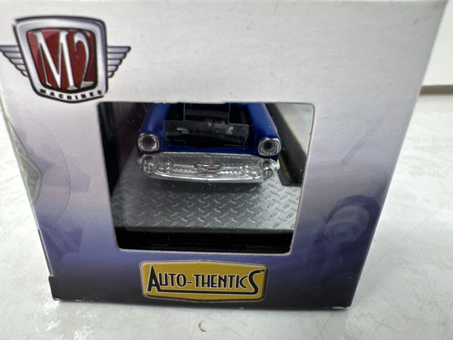 M2 Machines Auto-Thentics 1957 Chevy 150 Handyman Wagon SEMA 1:64 Diecast