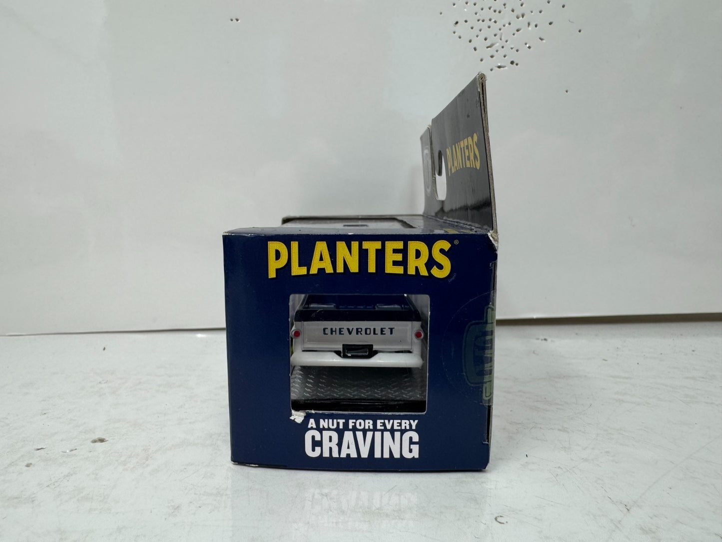 M2 Machines Planters 1959 Chevrolet Apache De Luxe Fleetside 1:64 Diecast