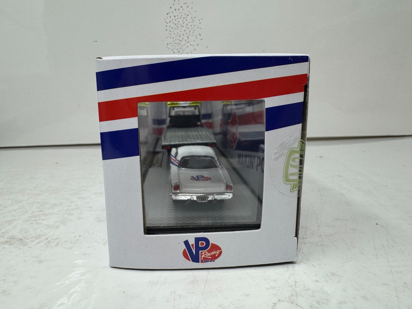 M2 Machines Auto Hauler 1970 Dodge L600 & 1969 Plymouth Road Runner 1:64 Diecast