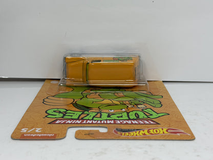 Hot Wheels Teenage Mutant Ninja Turtles Michelangelo 55 Chevy Panel 1:64 Diecast