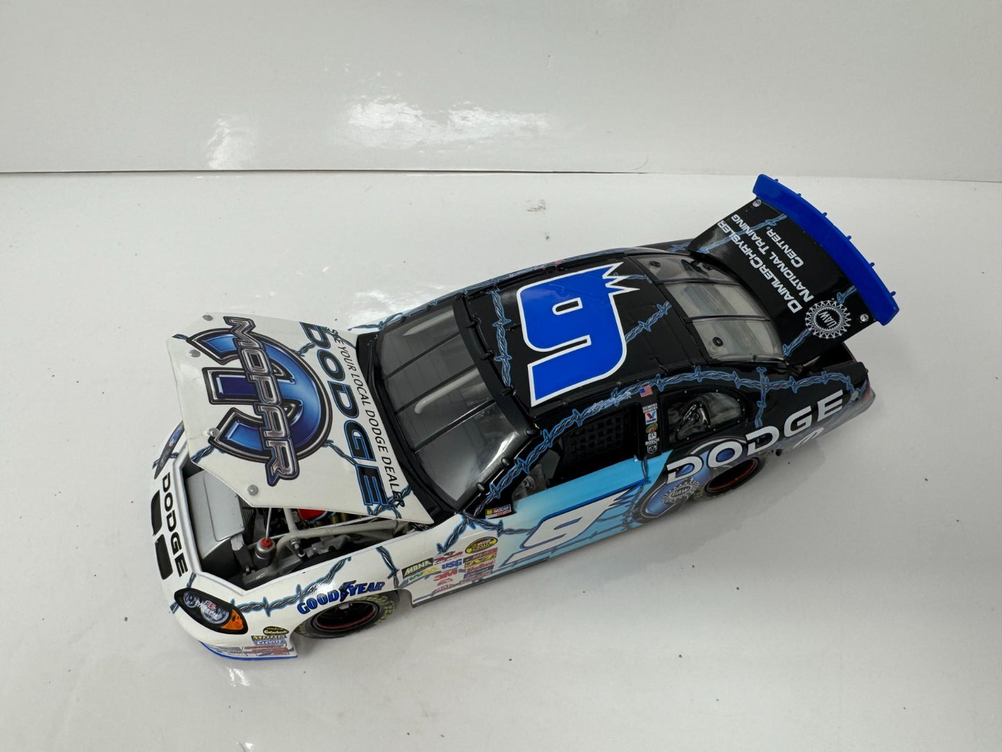 Action NASCAR Kasey Kahne #9 MOPAR 2004 Dodge Intrepid 1:24 Diecast