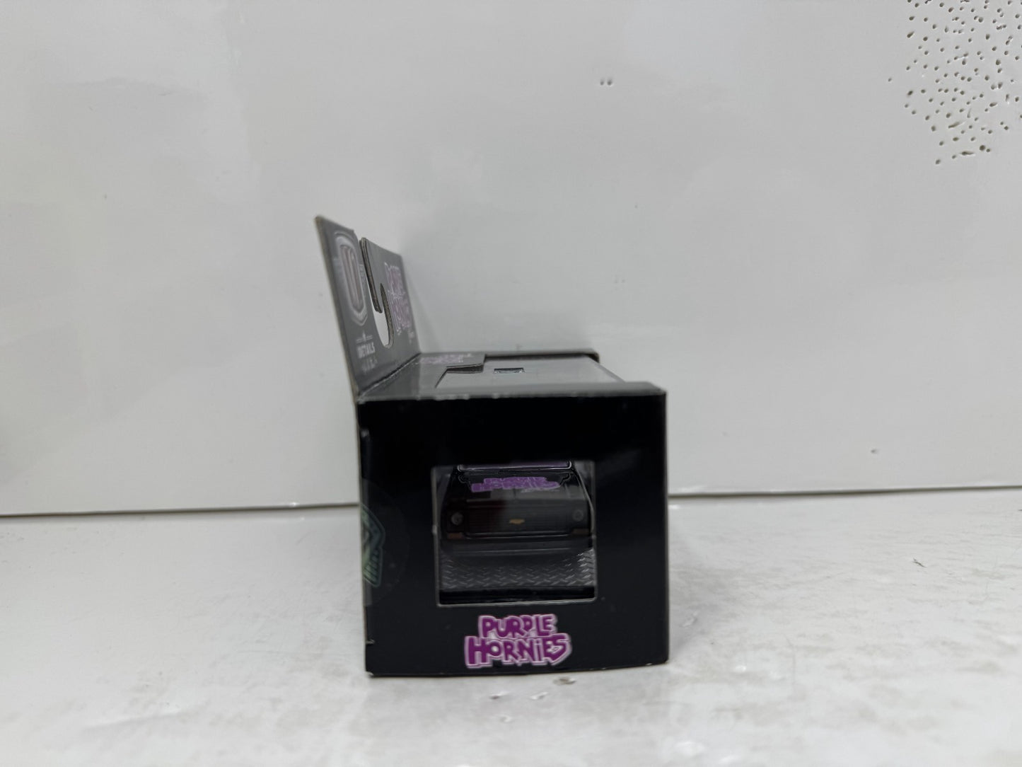 M2 Machines Purple Hornies 1973 Chevrolet Cheyenne Super 10 Custom 1:64 Diecast