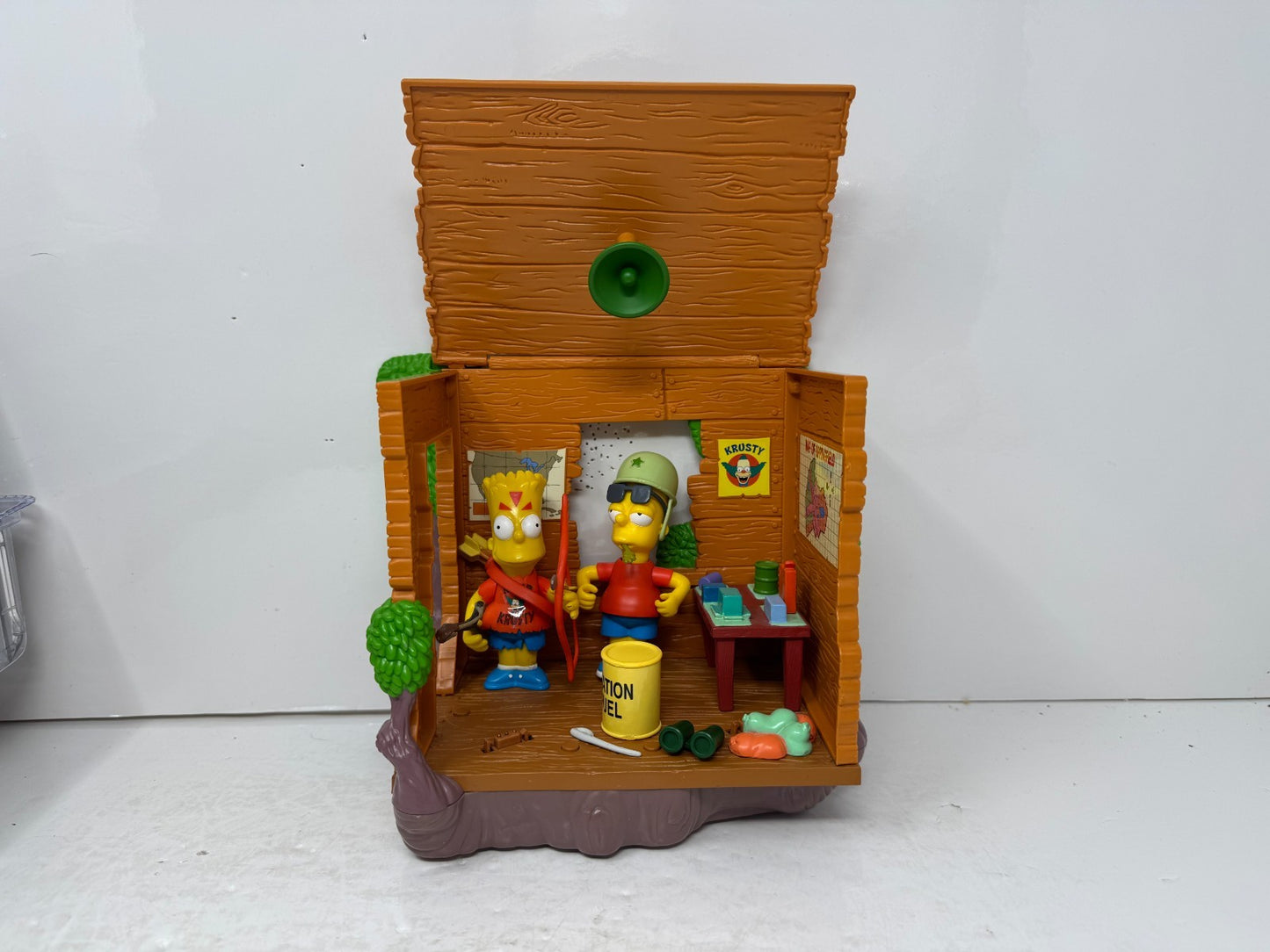 Simpsons World of Springfield Barts Treehouse Kamp Krusty Bart Playmates Playset