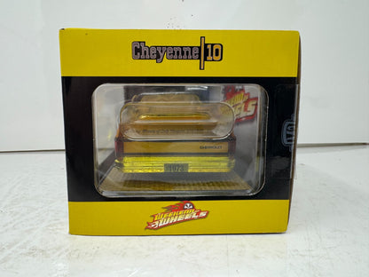 M2 Machines 1973 Chevrolet Cheyenne 10 Truck Weekend of Wheels 1:24 Diecast
