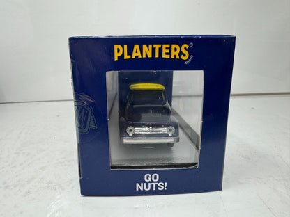 M2 Machines Auto Haulers 1957 Ford Fairlane 500 & 1970 Ford COE 1:64 Diecast
