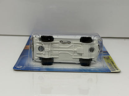 Hot Wheels Realistix 2005 First Editions 1969 Pontiac Firebird T/A 1:64 Diecast