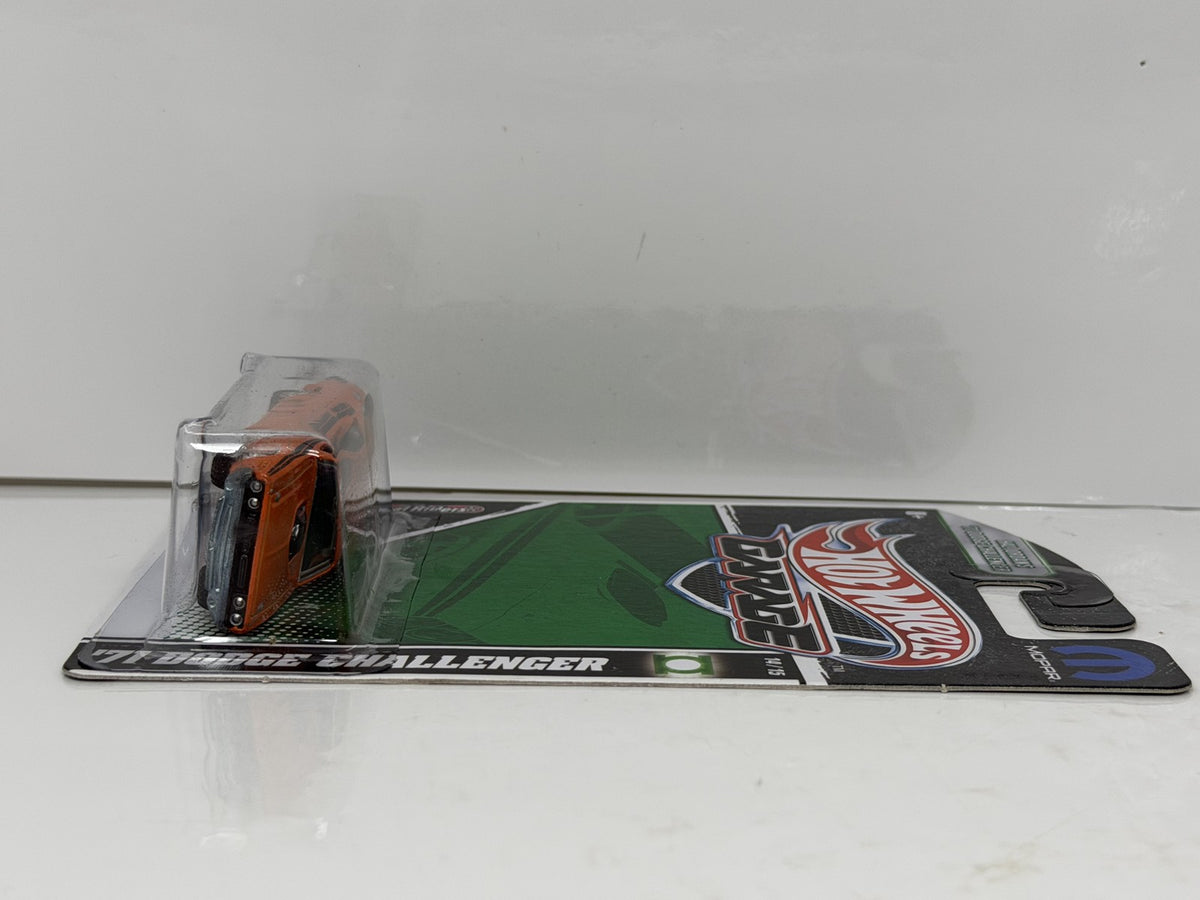 Hot Wheels Garage Green Lantern 1971 Dodge Challenger 1:64 Diecast
