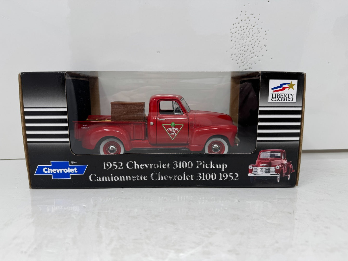 Liberty Classics Canadian Tire 1952 Chevrolet 3100 Pickup 1:24 Diecast Bank