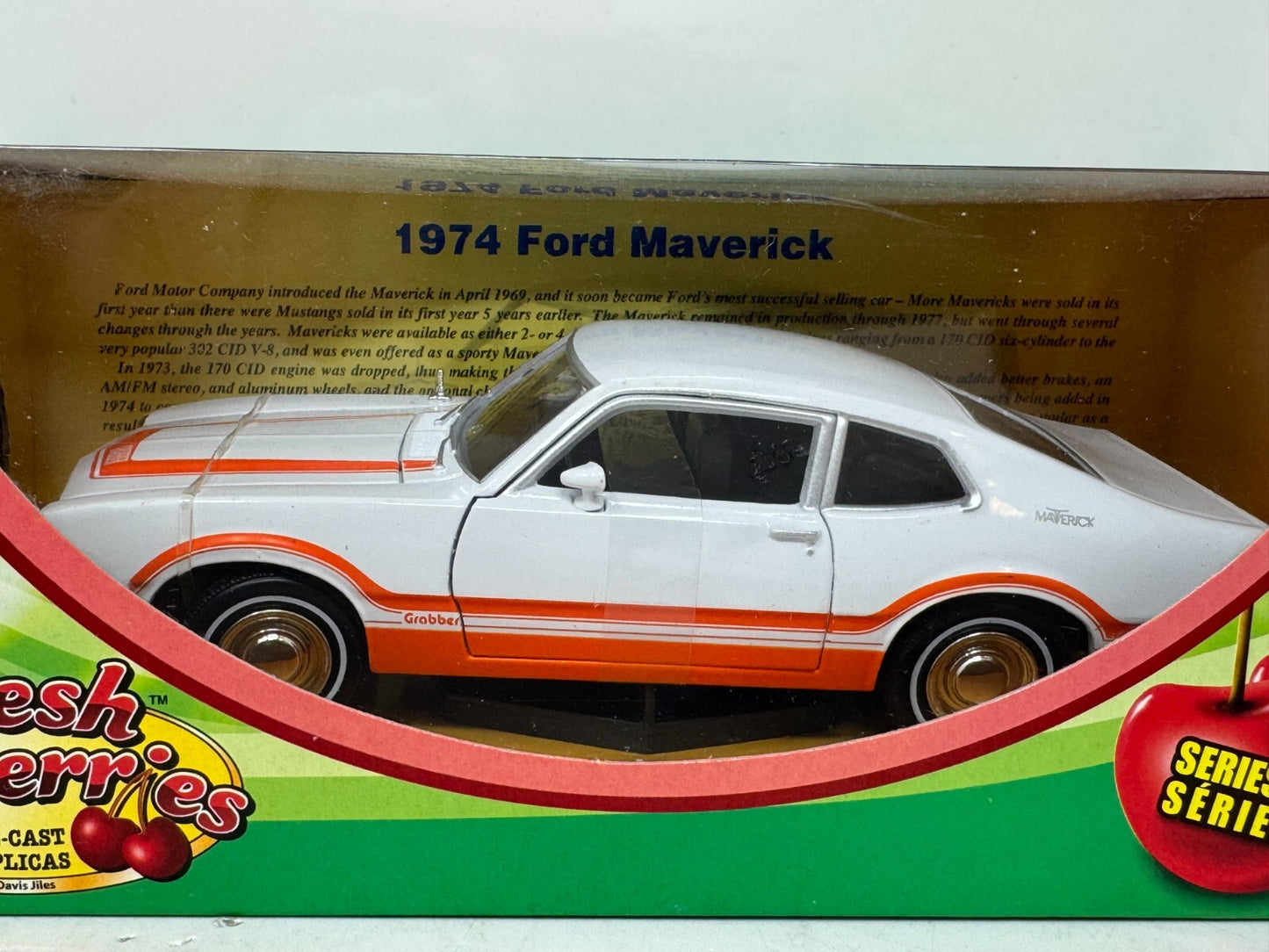 Motormax Fresh Cherries 1974 Ford Maverick Grabber 1:24 Diecast