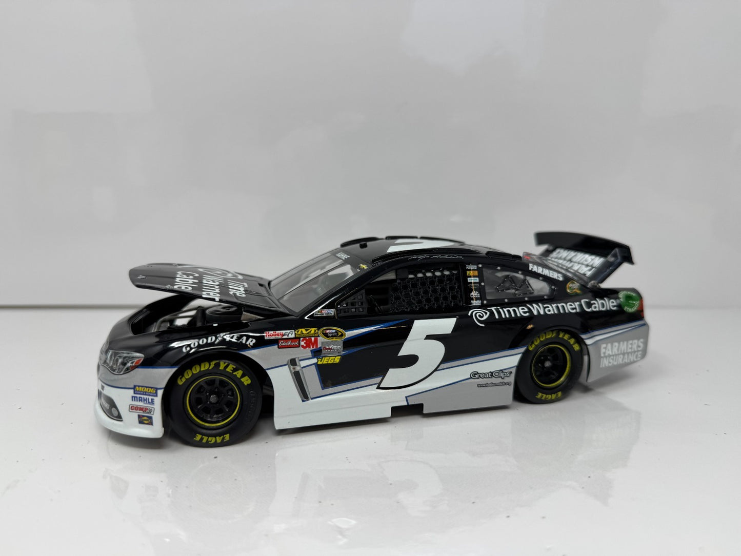 Lionel NASCAR Kasey Kahne #5 Time Warner Cable 2013 Chevrolet SS 1:24 Diecast
