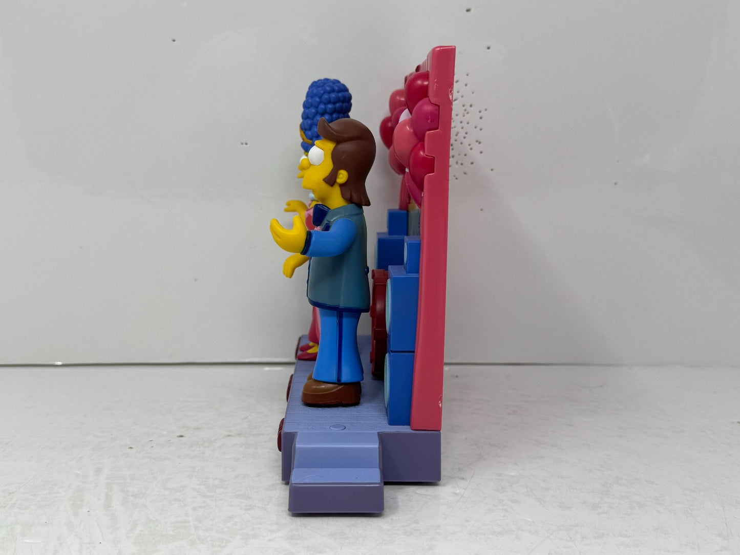Simpsons World of Springfield High School Prom Set Playmates Diorama