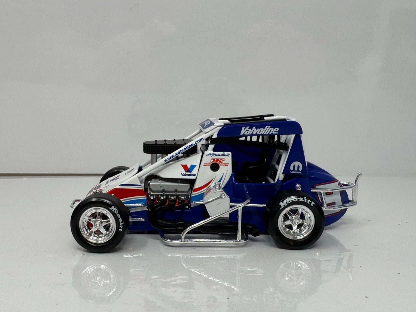 Action NASCAR Kasey Kahne #9 Valvoline Chili Bowl Midget Xtreme 1:24 Diecast