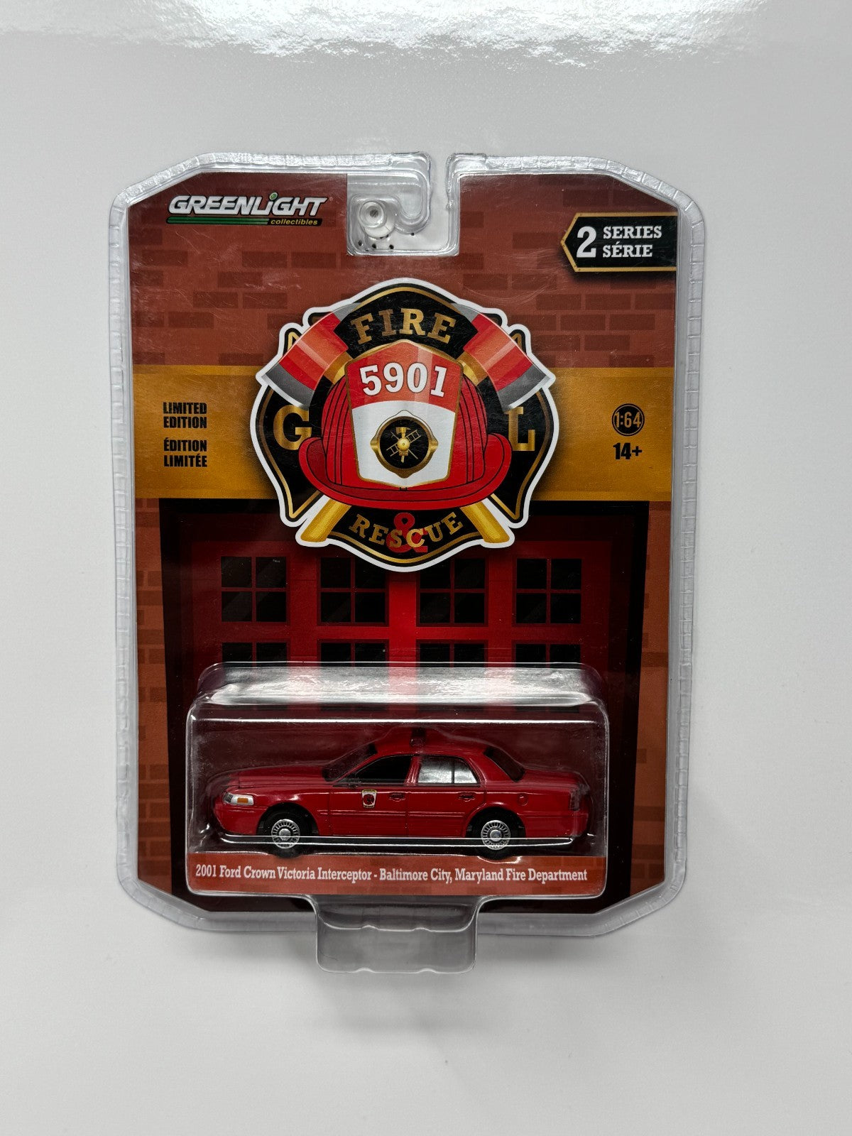 Greenlight Fire & Rescue 2001 Ford Crown Victoria Baltimore FD 1:64 Diecast
