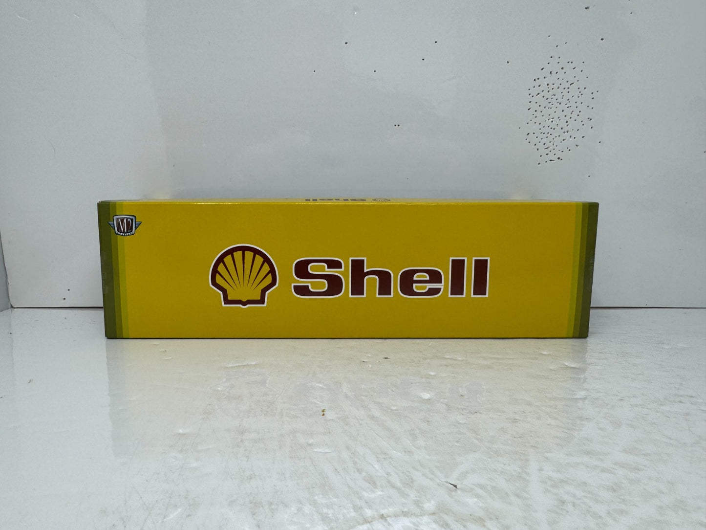 M2 Machines Shell 1977 Chevrolet Cheyenne Super 30 & Camaro IROC-Z 1:64 Diecast