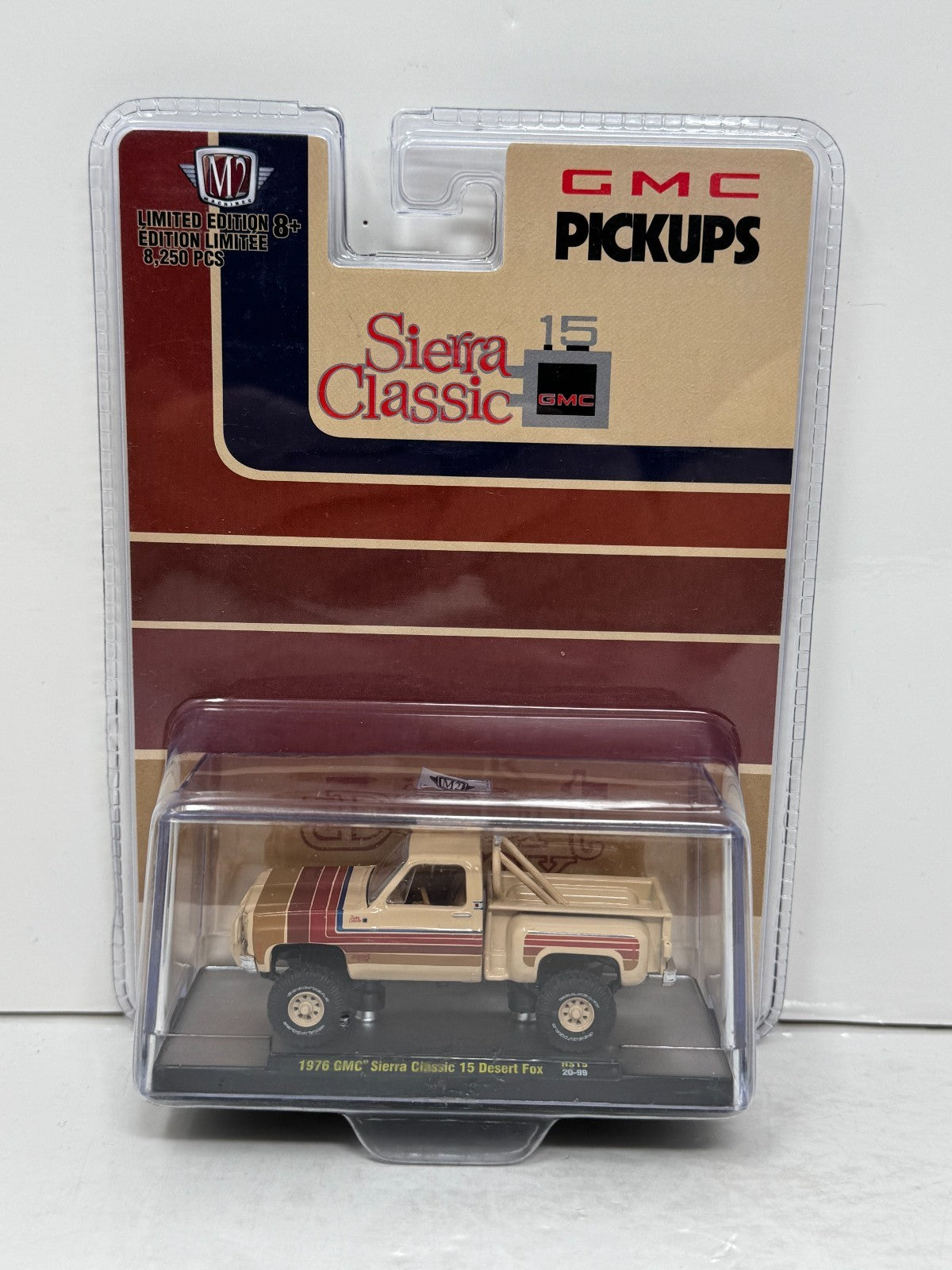 M2 Machines GMC Pickups 1976 GMC Sierra Classic 15 Desert Fox 1:64 Diecast