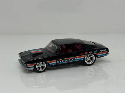 Hot Wheels Premium 1968 Hemi Cuda & 2018 Dodge Challenger SRT Demon 1:64 Diecast
