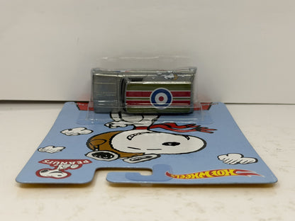 Hot Wheels Peanuts Snoopy 1964 GMC Panel 1:64 Diecast Real Riders