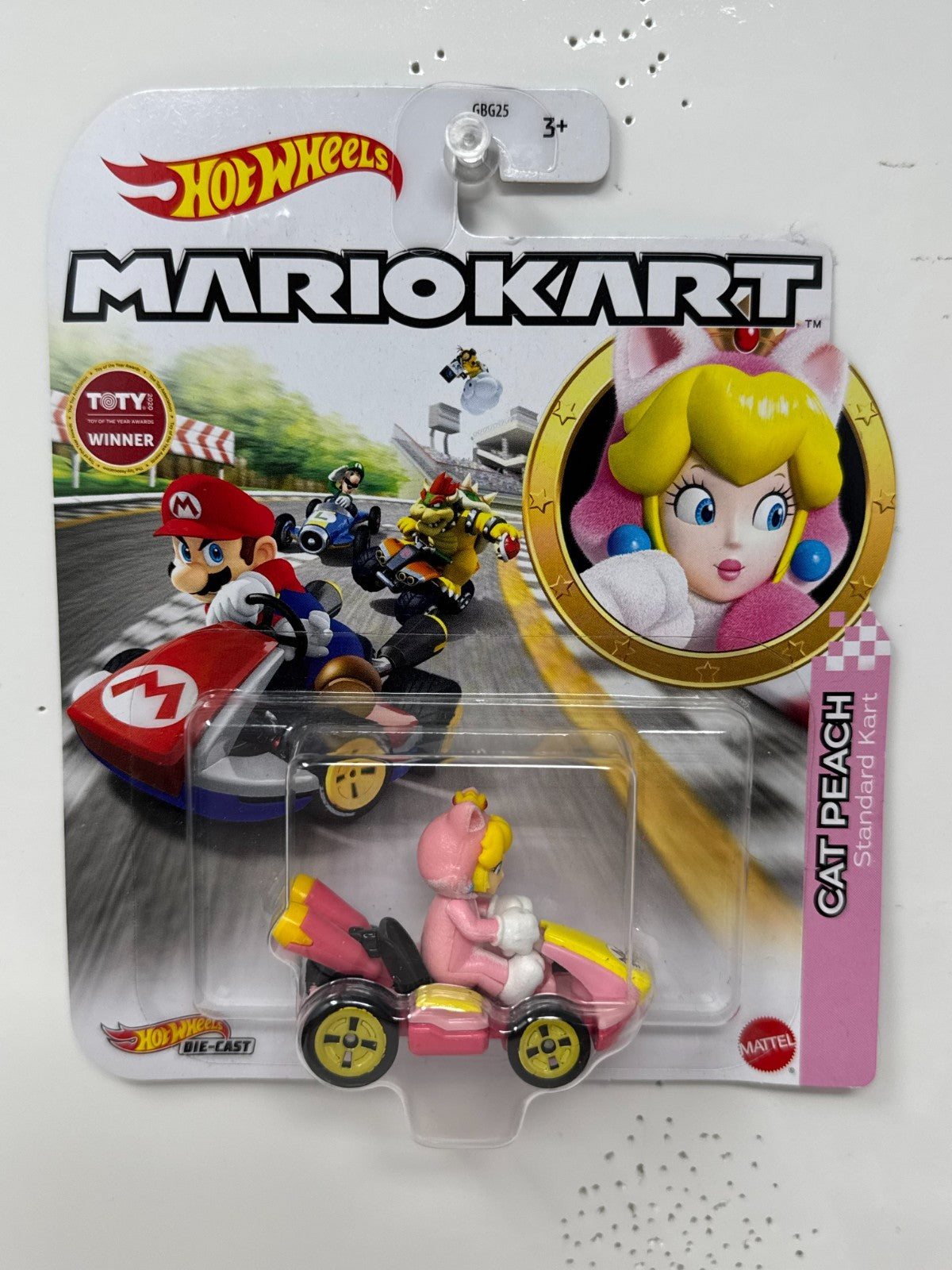 Hot Wheels Mario Kart Cat Peach Standard Kart 1:64 Diecast