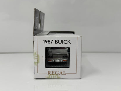 M2 Machines Buick 1987 Buick Regal Limited 1:64 Diecast White