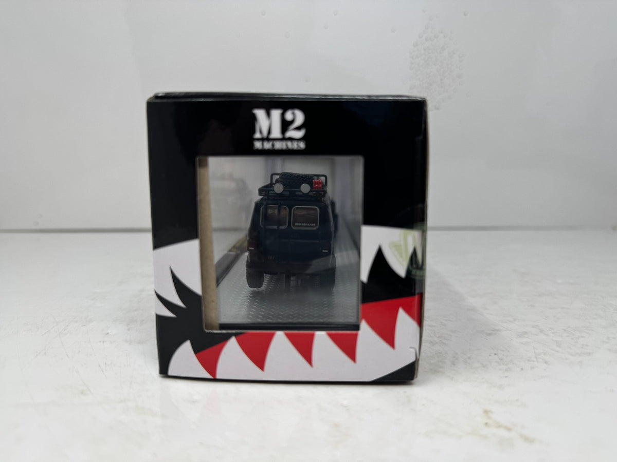 M2 Machines 1973 Chevrolet Cheyenne Super 30 4x4 & G10 Van 1:64 Diecast