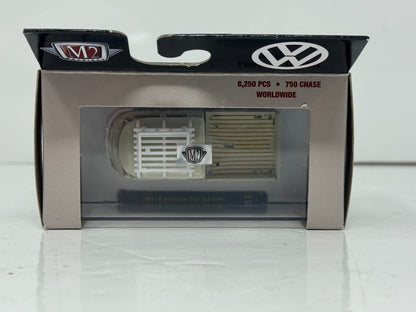 M2 Machines 1959 Volkswagen VW Double Cab Truck USA Model 1:64 Diecast