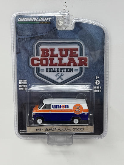 GreenLight Blue Collar Collection 1987 GMC Vandura 2500 Union 76 1:64 Diecast