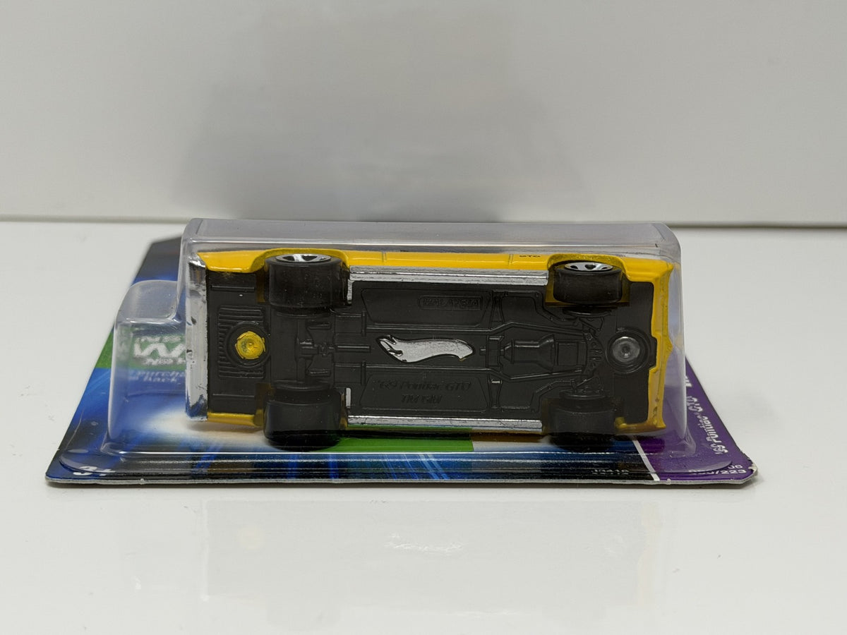 Hot Wheels Motown Metal 1969 Pontiac GTO 1:64 Diecast Yellow V3