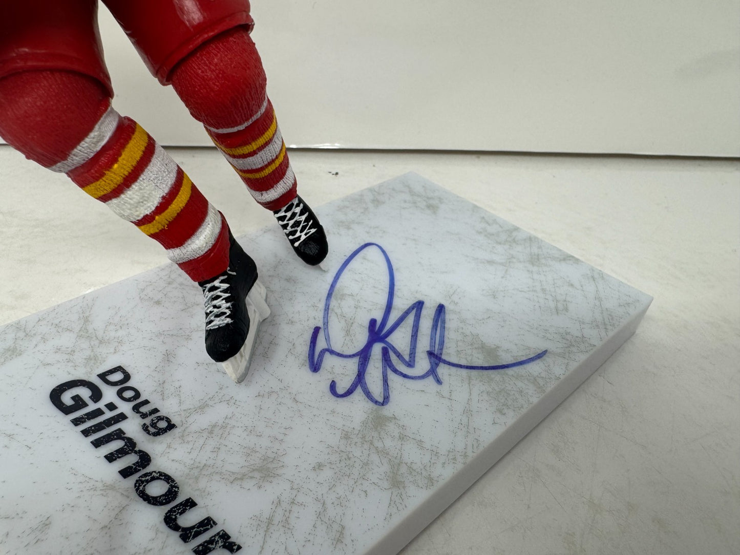 McFarlane NHL Doug Gilmour Calgary Flames Figure Auto Signed