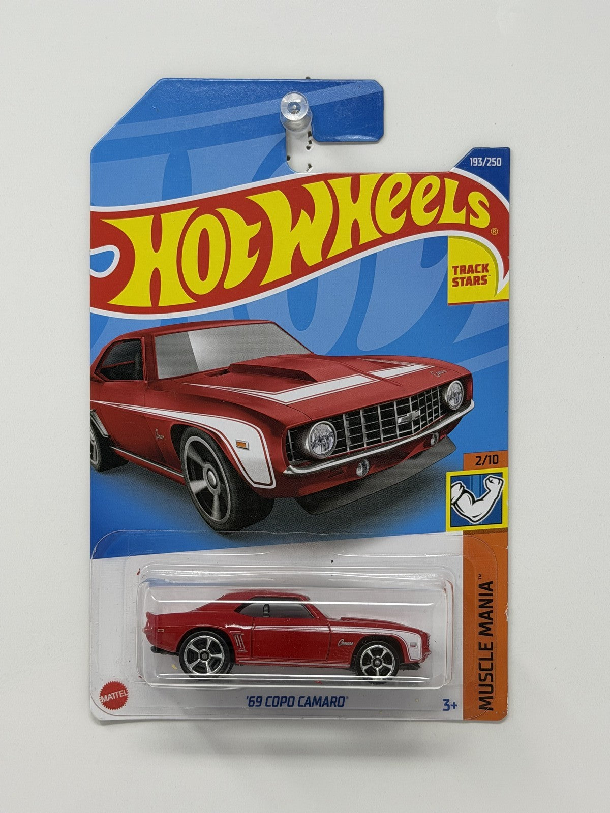 Hot Wheels Muscle Mania 1969 Chevrolet COPO Camaro 1:64 Diecast Red