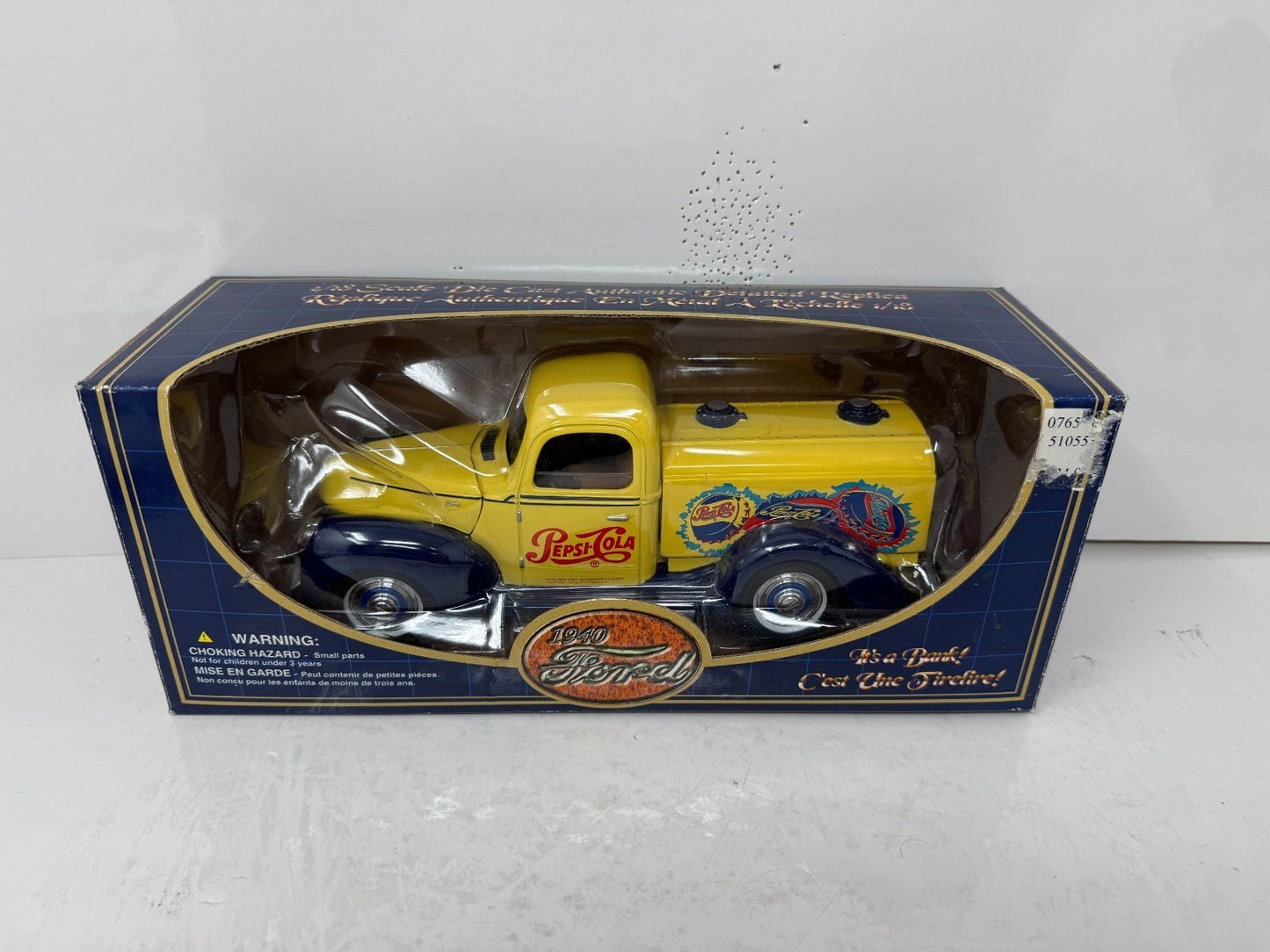 Golden Wheel Pepsi-Cola 1940 Ford Pickup Truck BANK 1:18 Diecast