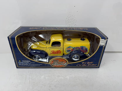 Golden Wheel Pepsi-Cola 1940 Ford Pickup Truck BANK 1:18 Diecast
