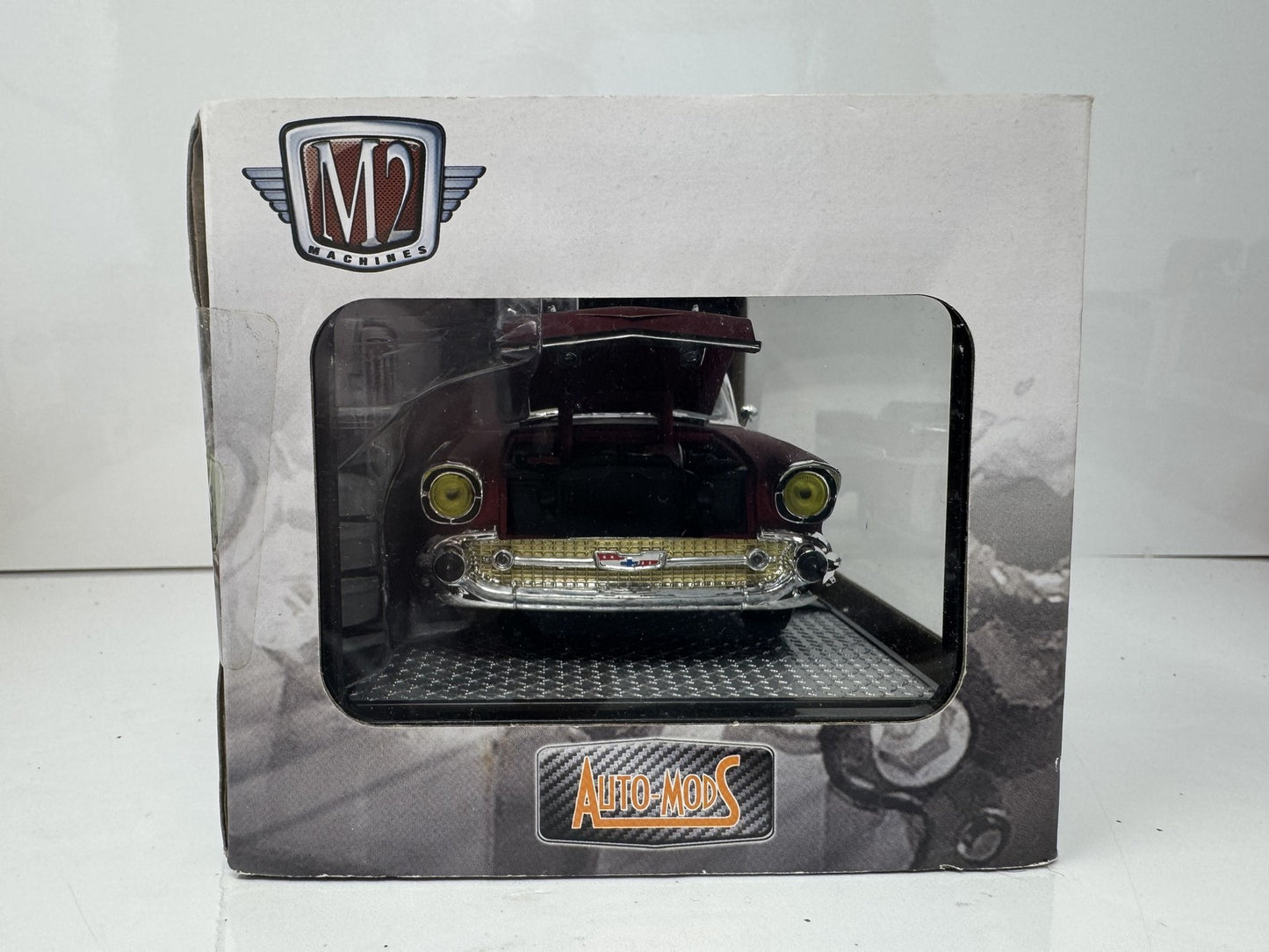 M2 Machines Auto Mods 1957 Chevrolet Bel Air Convertible 1:24 Diecast