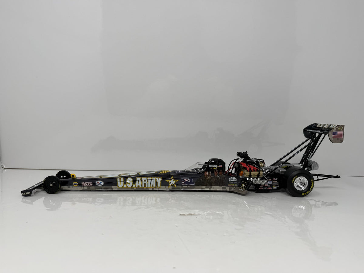 Action NHRA Tony Schumacher U.S Army Top Fuel Dragster 1:24 Diecast Liquid Color
