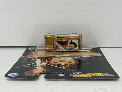Hot Wheels DC Alex Ross Wonder Woman 1967 Austin Mini Van 1:64 Diecast RRs