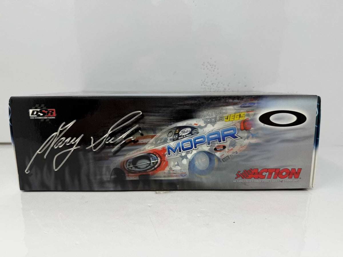 Action NHRA Gary Scelzi Oakley 2005 Dodge Stratus Color Chrome 1:24 Diecast