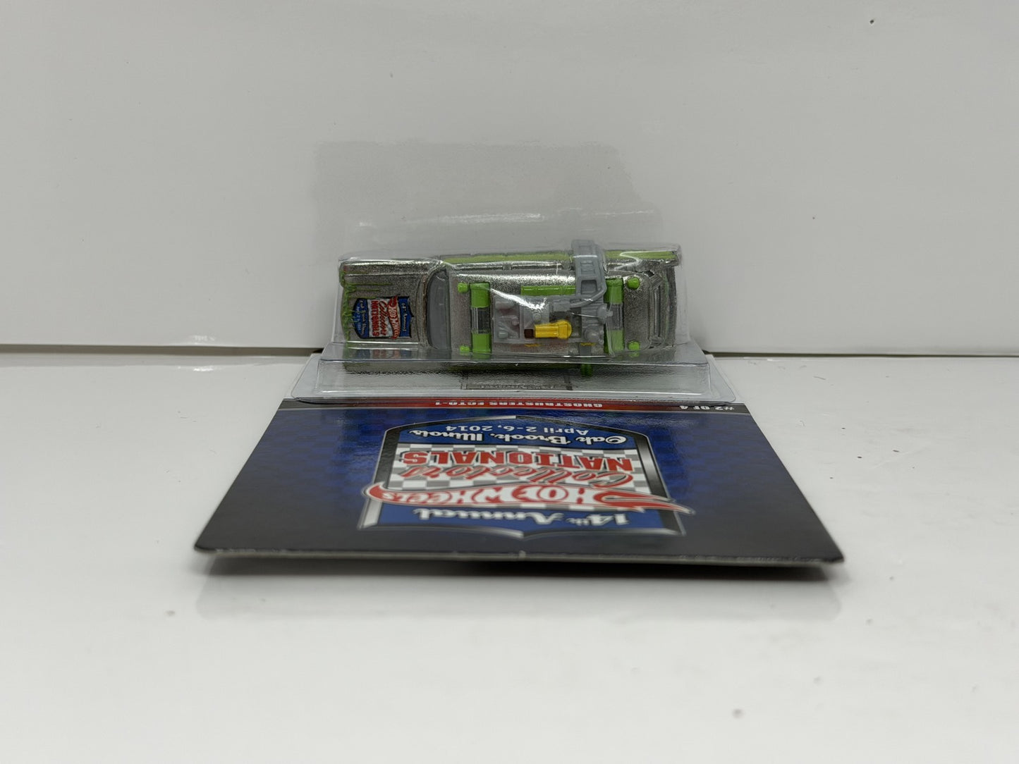 Hot Wheels 2014 Collectors Nationals Ghostbusters Ecto-1 1:64 Diecast 0698/2800