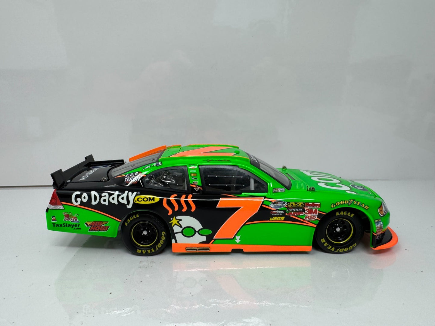 Lionel NASCAR Kasey Kahne #7 GoDaddy 2011 Chevrolet Impala 1:24 Diecast