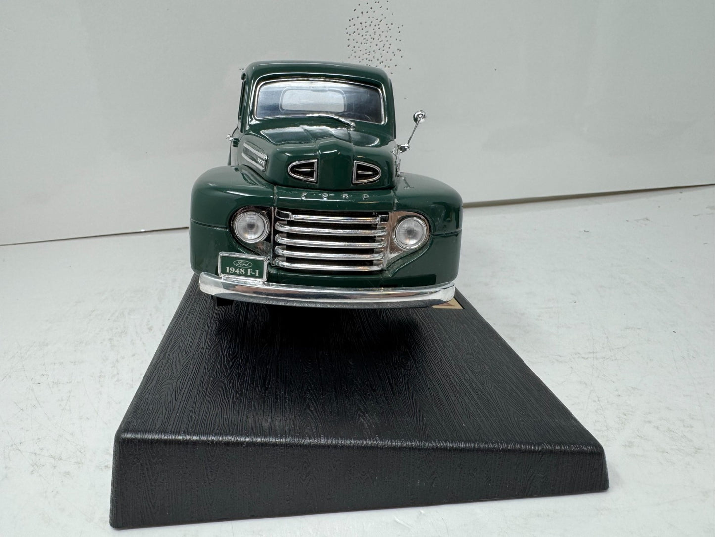 Yat Ming Road Legends 1948 Ford F-1 Pickup 1:18 Diecast