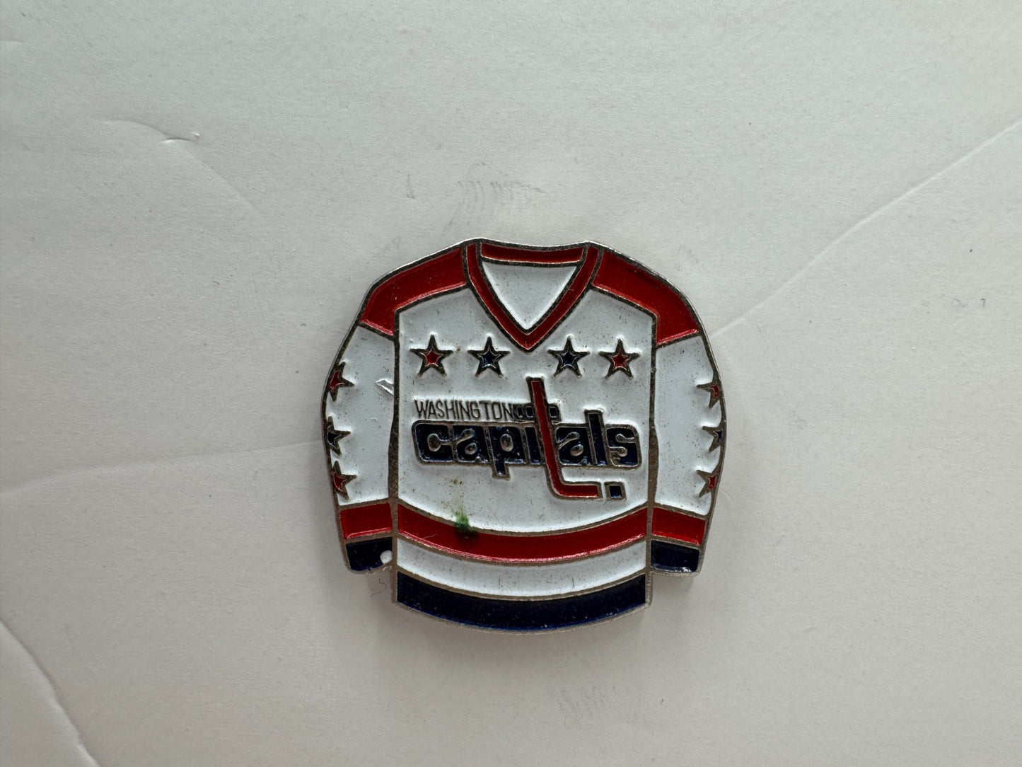 Washington Capitals 90s White Jersey NHL Hockey Lapel Pin