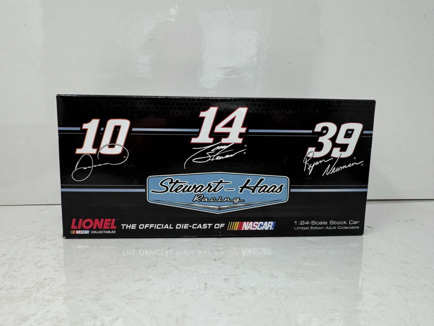 Lionel Nascar #39 Ryan Newman Quicken Loans 2013 Chevy SS 1:24 Diecast 1 of 1100