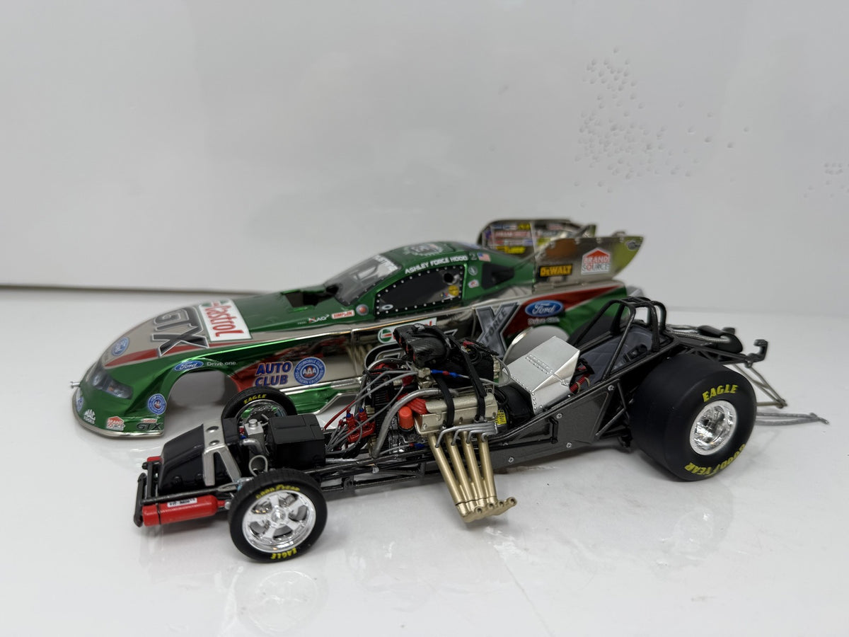 Action NHRA Ashley Force Castrol 2010 Ford Mustang Color Chrome 1:24 Diecast