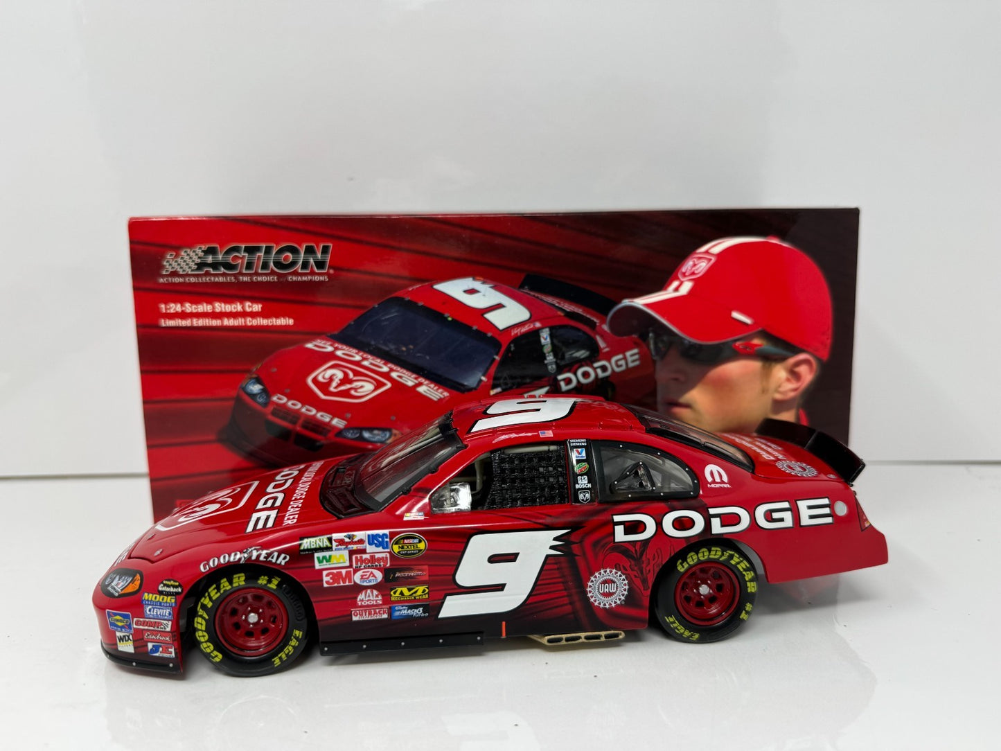 Action NASCAR Kasey Kahne #9 Dodge Dealers Refresh Dodge Intrepid 1:24 Diecast