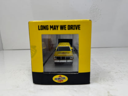 M2 Machines Pennzoil 1973 Sierra 3500 & 1959 Chevy Corvette XP-86 1:64 Diecast