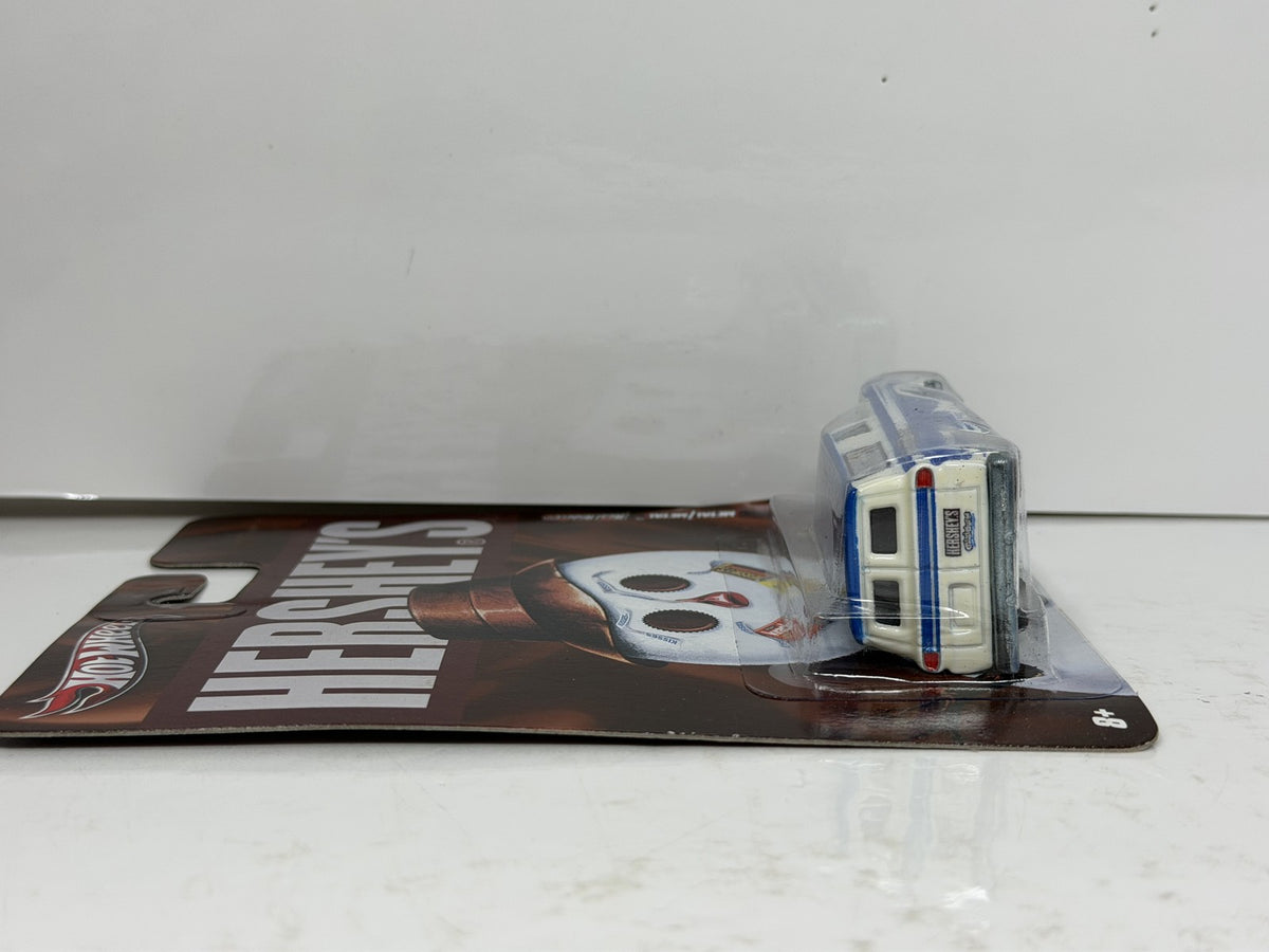 Hot Wheels Hershey's Miniatures 1964 GMC Panel 1:64 Diecast Real Riders